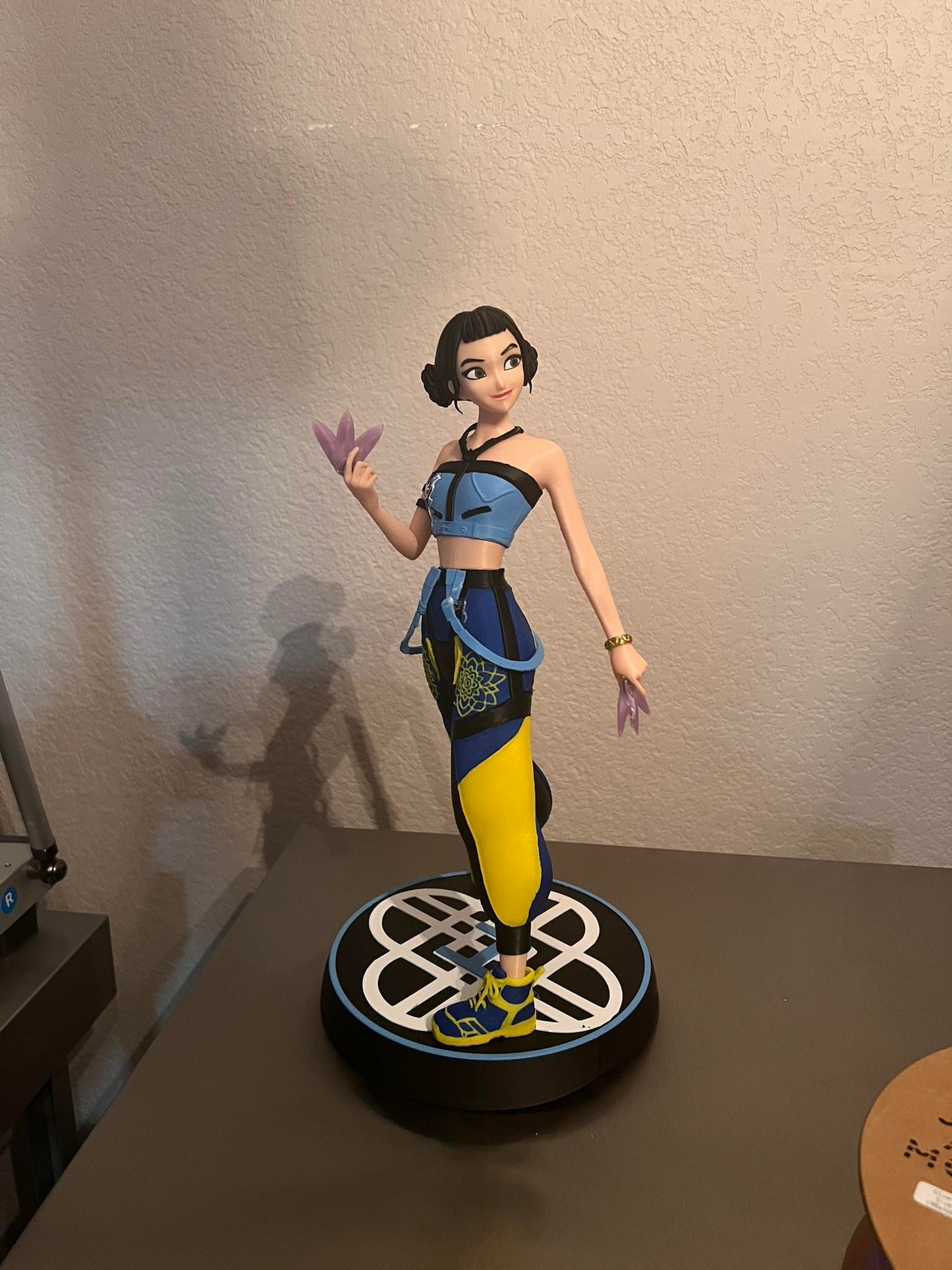 Zoey Statue with glow in the dark Shinkal