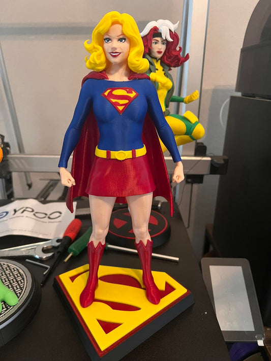 Classic Supergirl Statue